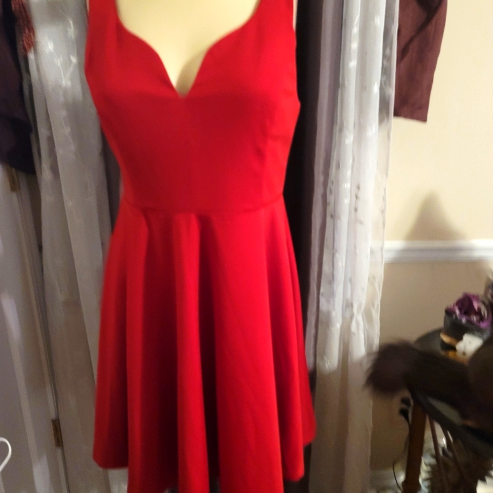 Red dress med